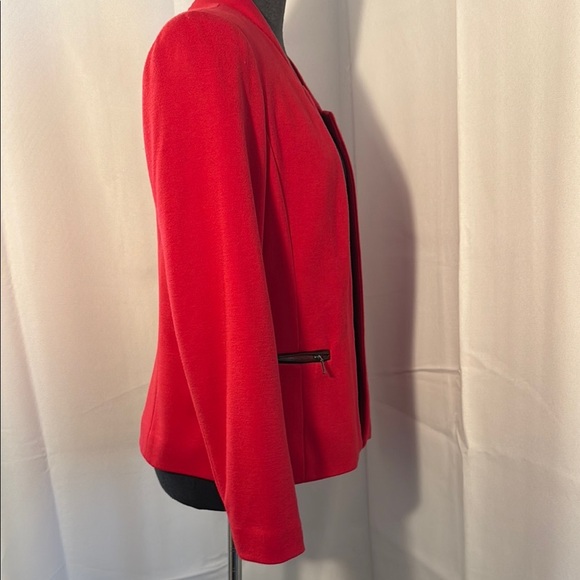 Planet Red Tailored Blazer, lined Sleek Collarless Design and zip pockets - Picture 4 of 14